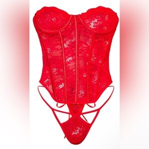 NWT, PrettyLittleThing Sexy Red Luxe Lace Up Corset & Thong, Size M